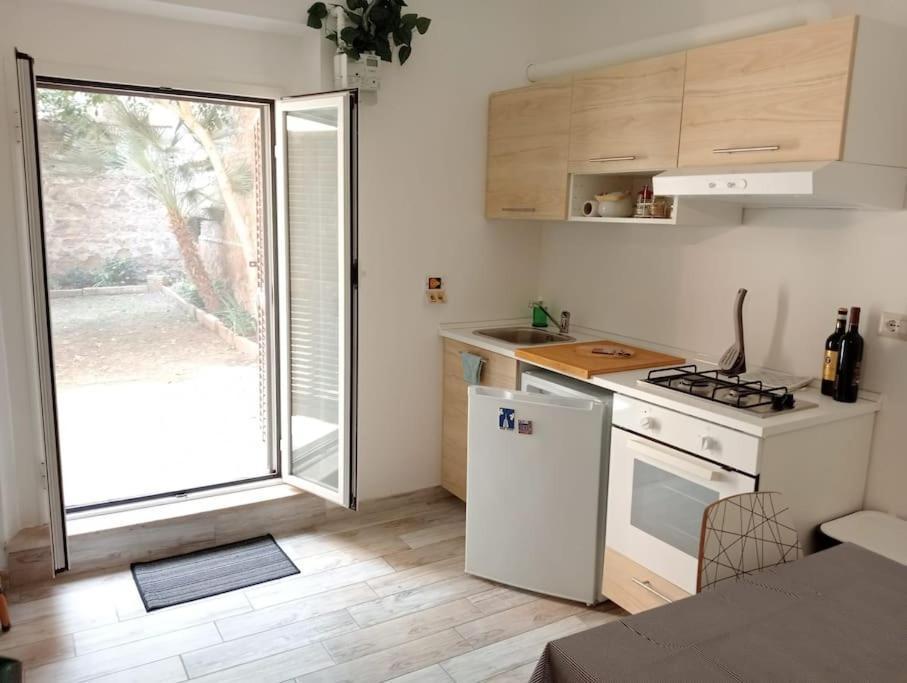 Living Apartment *